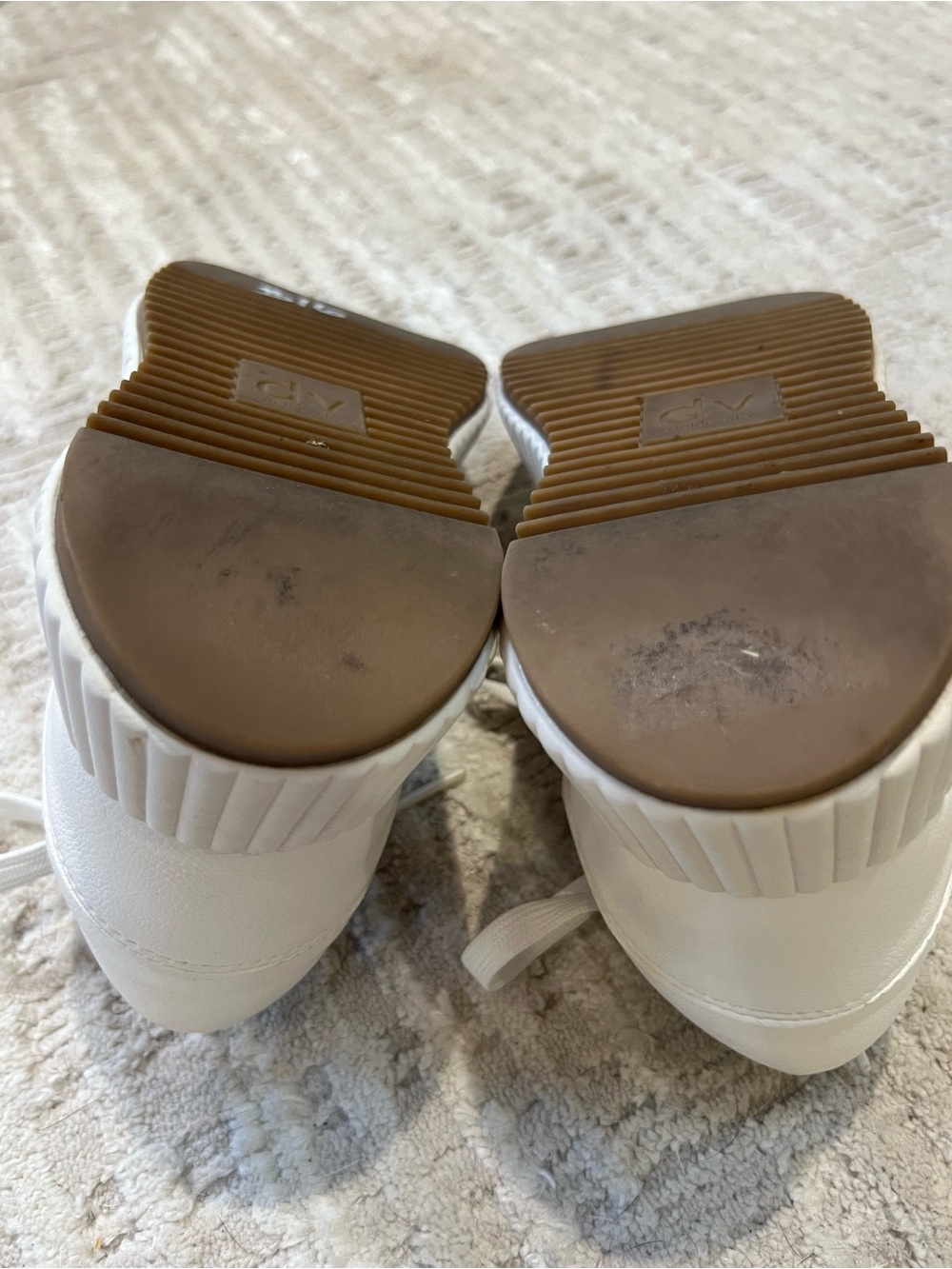 DV Dolce Vita Fay's Natural Casual Womens Sneaker size 6.5 - Picture 4 of 5